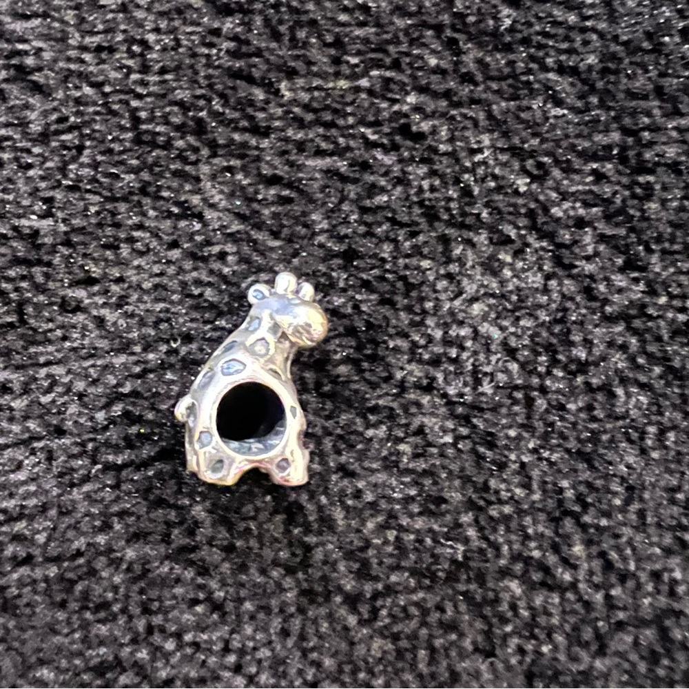 Pandora Retired Giraffe Charm RGBE 825